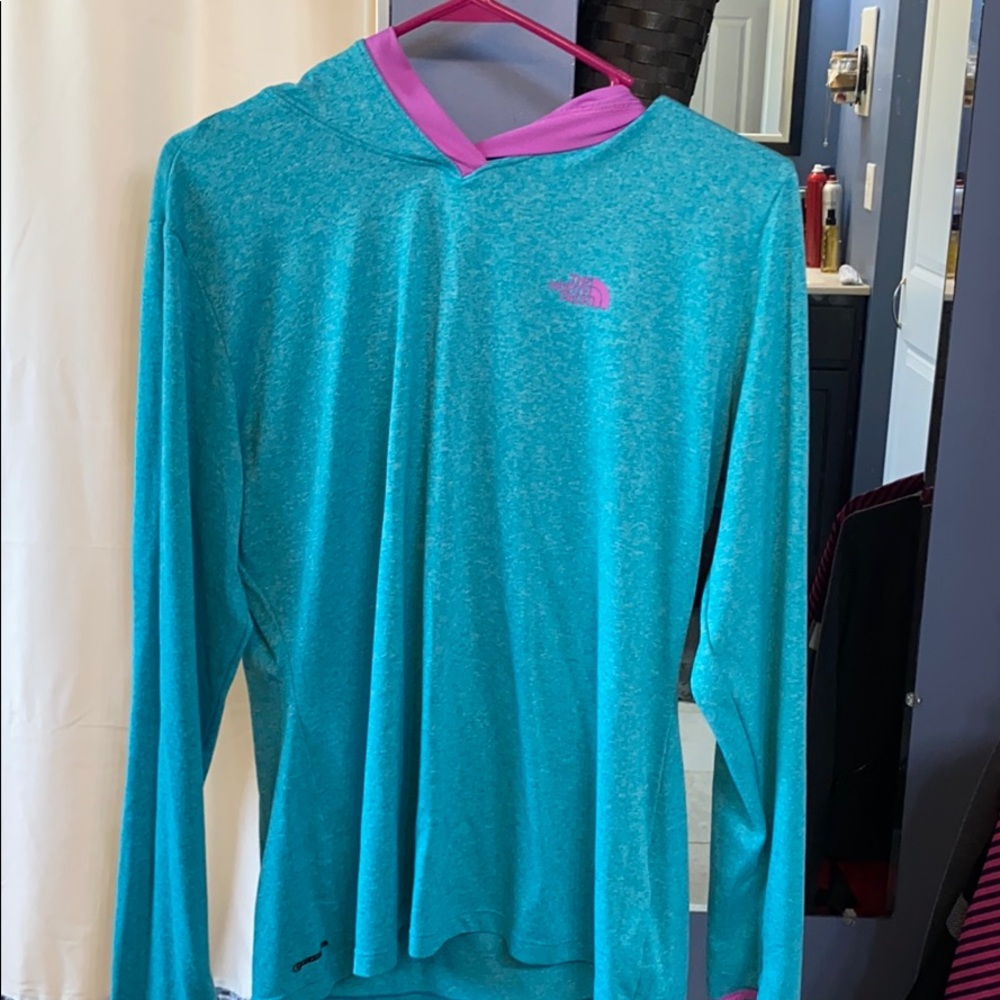 north face pullover w pink sleeves &hood